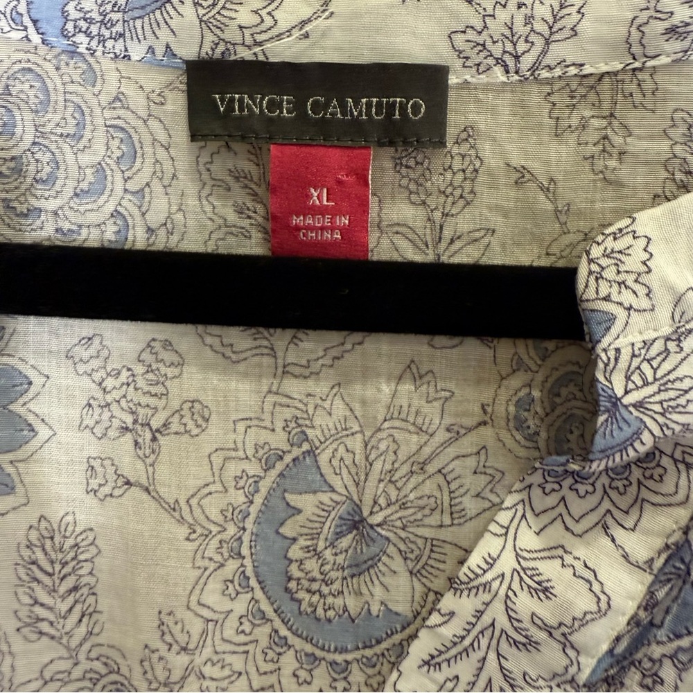 Vince Camuto Women’s Lightweight Flowy Blue Lilac and White Paisley Blouse sz XL - Picture 6 of 10